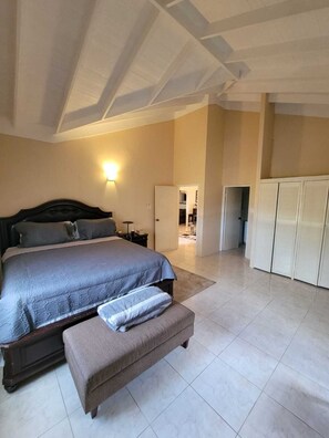 5 Schlafzimmer, Bügeleisen/Bügelbrett, kostenloses WLAN, Bettwäsche