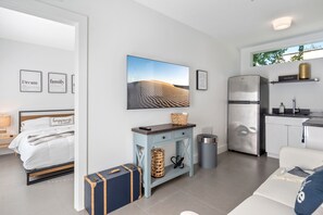 Room - Design District 5BR , guest house sleeps 14 (Miami)