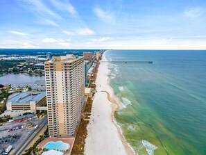 On the beach - REMODELED CORNER CONDO WITH WRAPAROUND BALCONY! HIGH SPEED WiFi! (Panama City Beach)