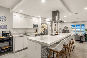 Private kitchen - Miami brand new 3BR House/Rooftop Terrace BBQ (Miami)