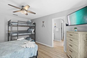 4 bedrooms, iron/ironing board, travel crib, free WiFi - Luxurious Private Pool | Beach Walk with Private Access 🏖️✨ (Miramar Beach)