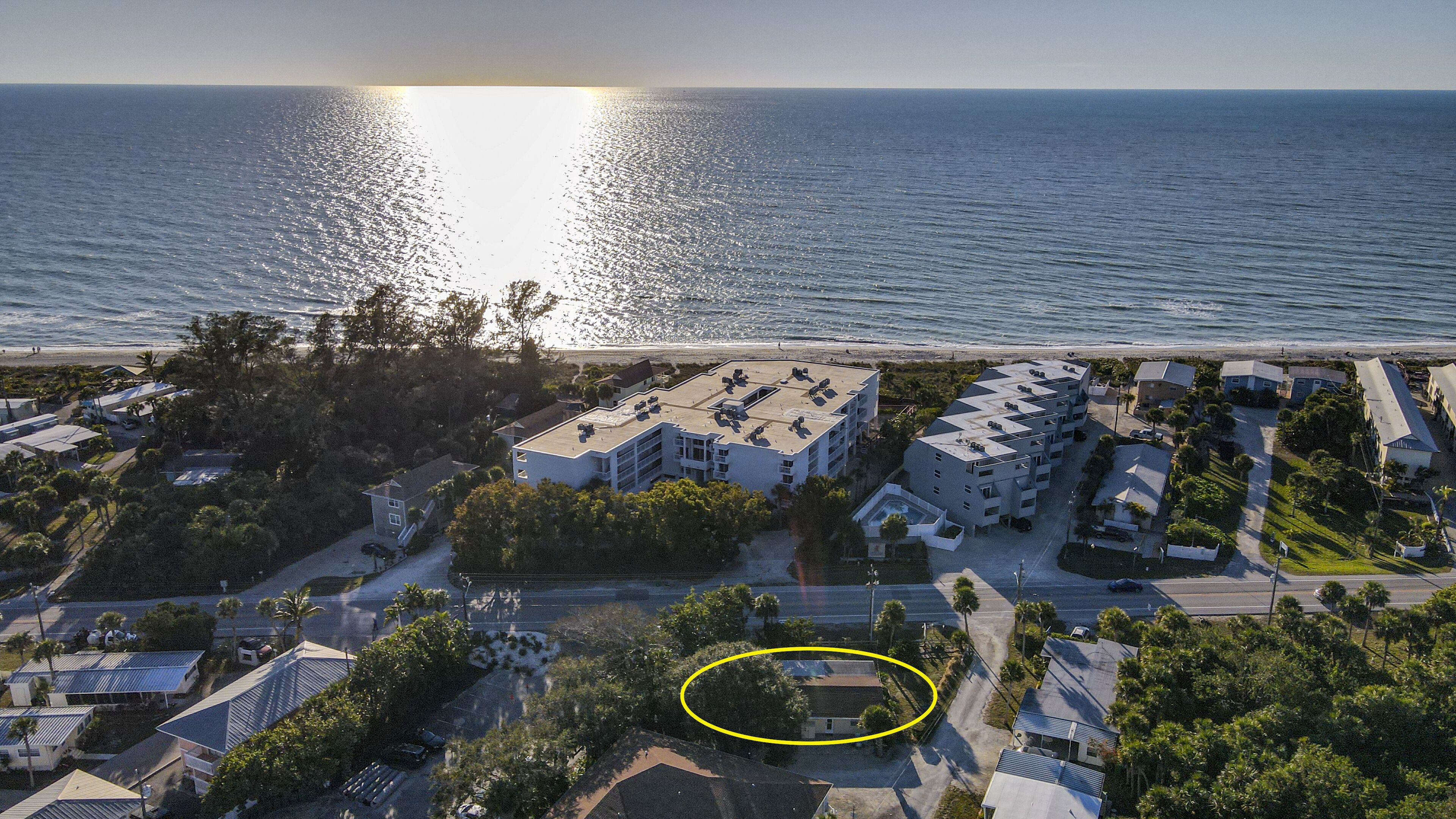 ~Luxury cottage with private beach access and boat slips ~