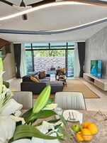 52-cm-Smart-TV mit Satellitenempfang, Fernseher