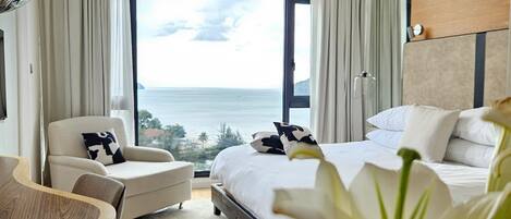 Basic Apartment, 2 Bedrooms, Non Smoking, Ocean View | 2 bedrooms, in-room safe, individually furnished, laptop workspace