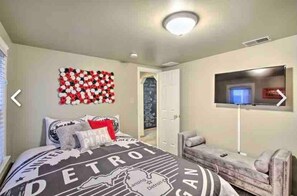 2 camere, una cassaforte in camera, una scrivania, ferro/asse da stiro