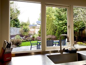 Interior - Hidden Gem Secluded Garden Oasis Family Getaway (Portland)