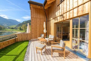 Luokittelematon kuva, 3 kautta 30, painike