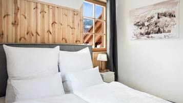 3 makuuhuonetta, työpöytä, vauvan matkasänky, Wi-Fi