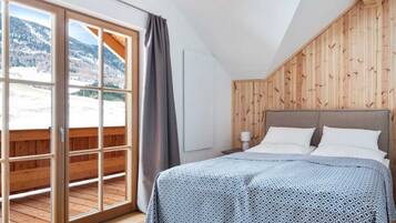 3 habitaciones, escritorio, cuna de viaje y wifi