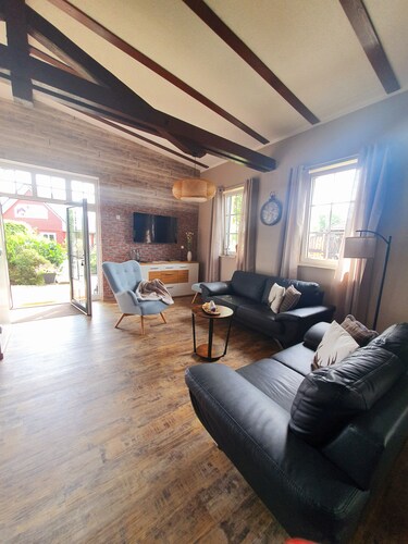 Barrier-free vacation property - vacation complex with playground