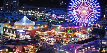 Shopping mall