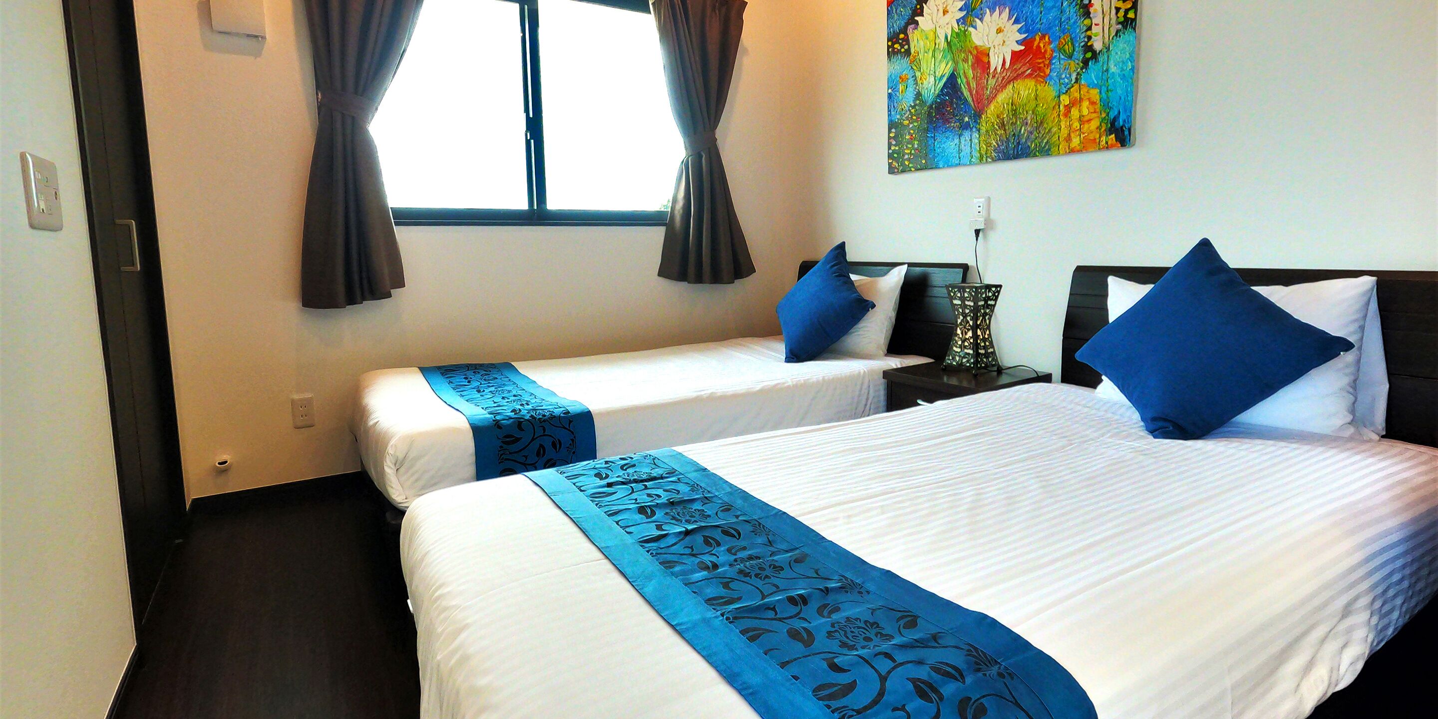 エグゼクティブ ヴィラ 3 ベッドルーム プライベートプール プールビュー | 羽毛の掛け布団、客室ごとに異なる装飾、客室ごとに異なるインテリア、デスク