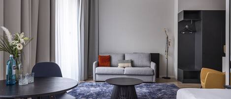 Duplex | Peralatan tempat tidur premium, peti besi dalam bilik