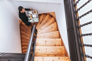 Se ofrece un desayuno a la carta (25 EUR por persona)