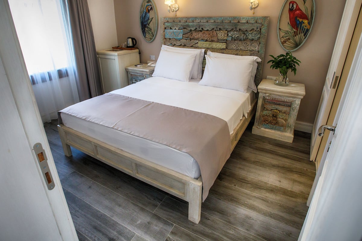 Standard Room No:1 | 埃及棉床單、高級寢具、免費迷你吧、客房內保險箱