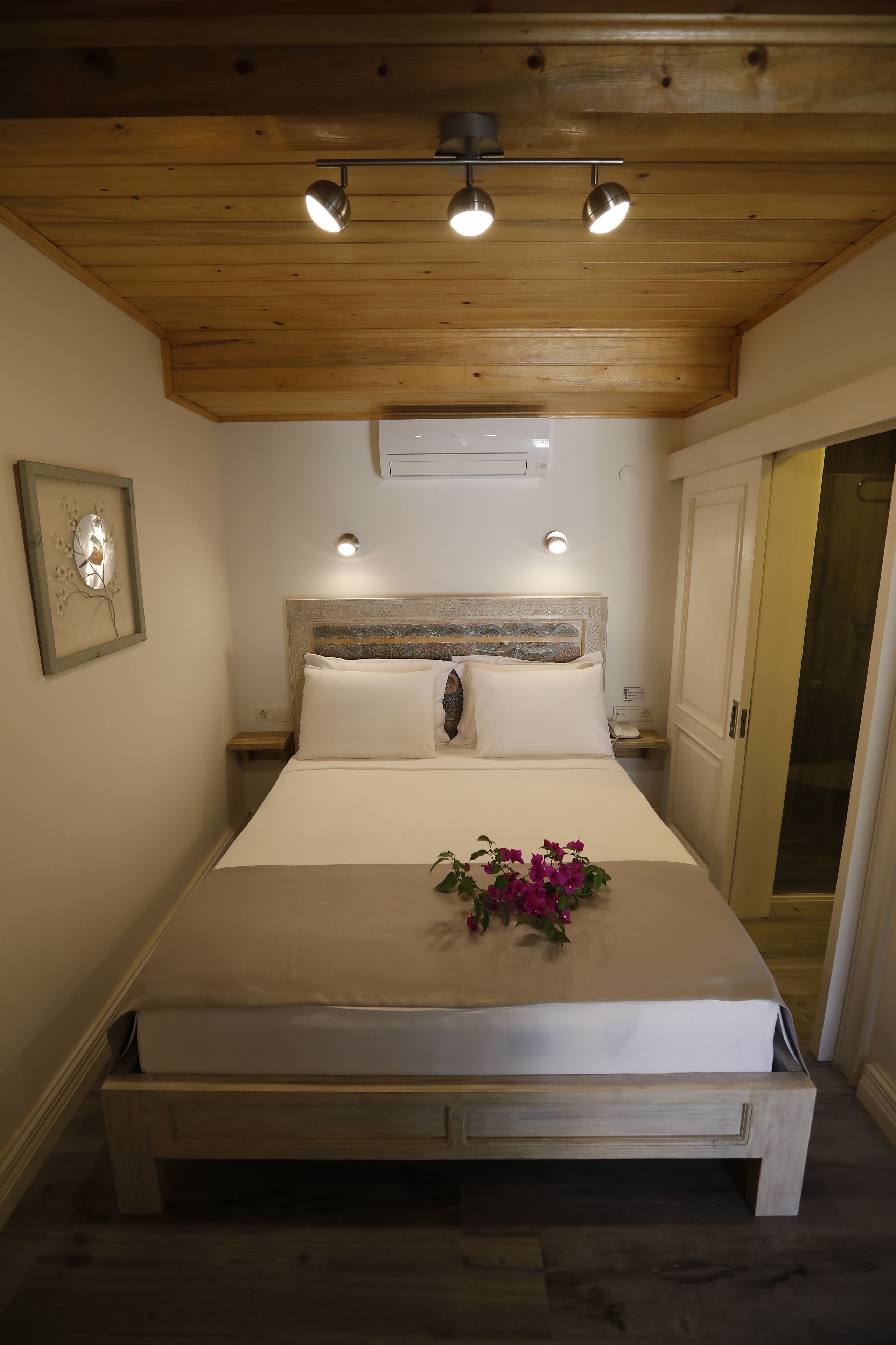 Egyptian cotton sheets, premium bedding, free minibar, in-room safe