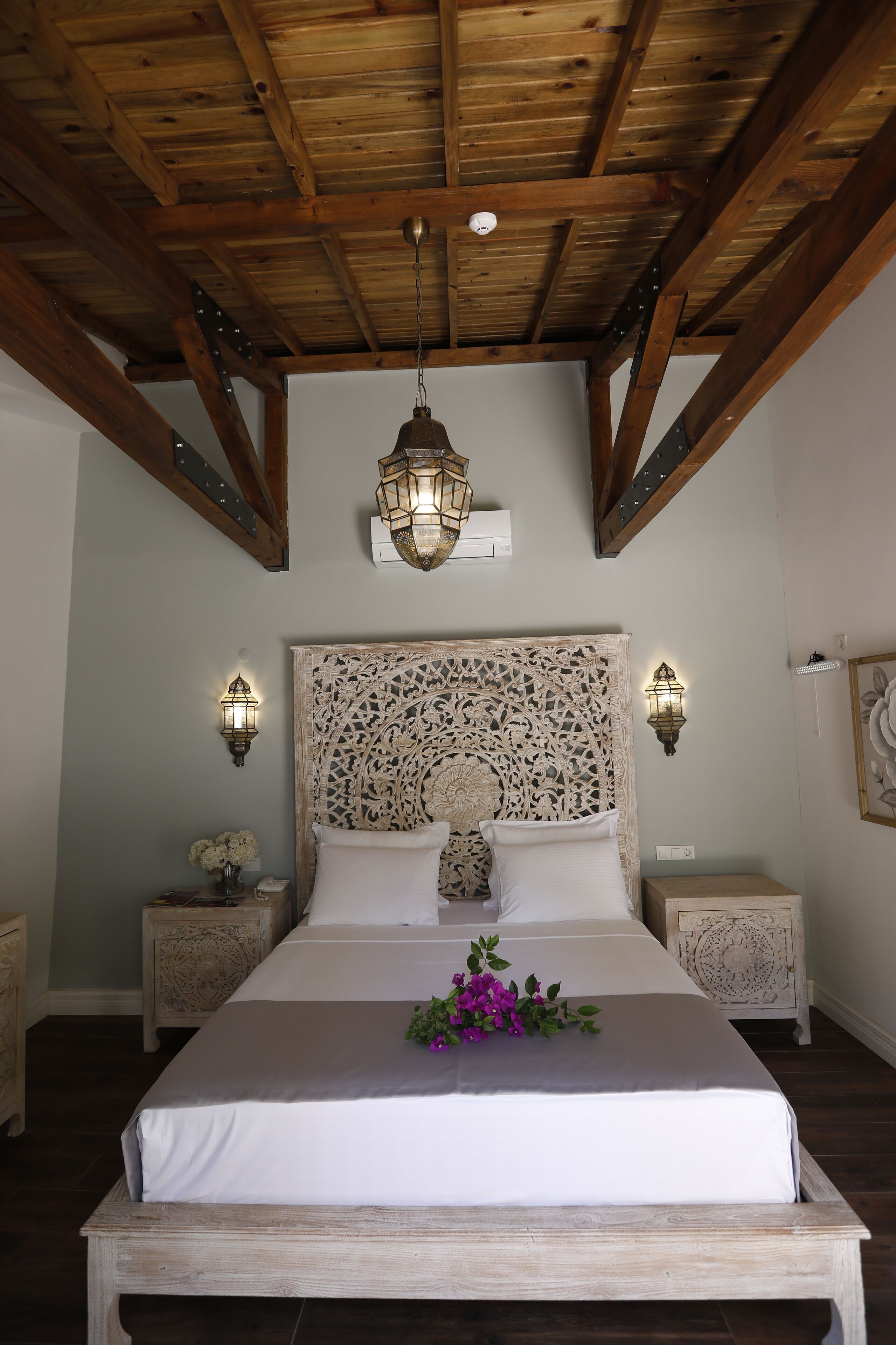 Egyptian cotton sheets, premium bedding, free minibar, in-room safe