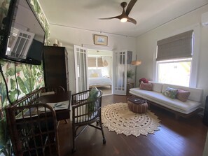 1 habitación, tabla de planchar con plancha y acceso a internet 
