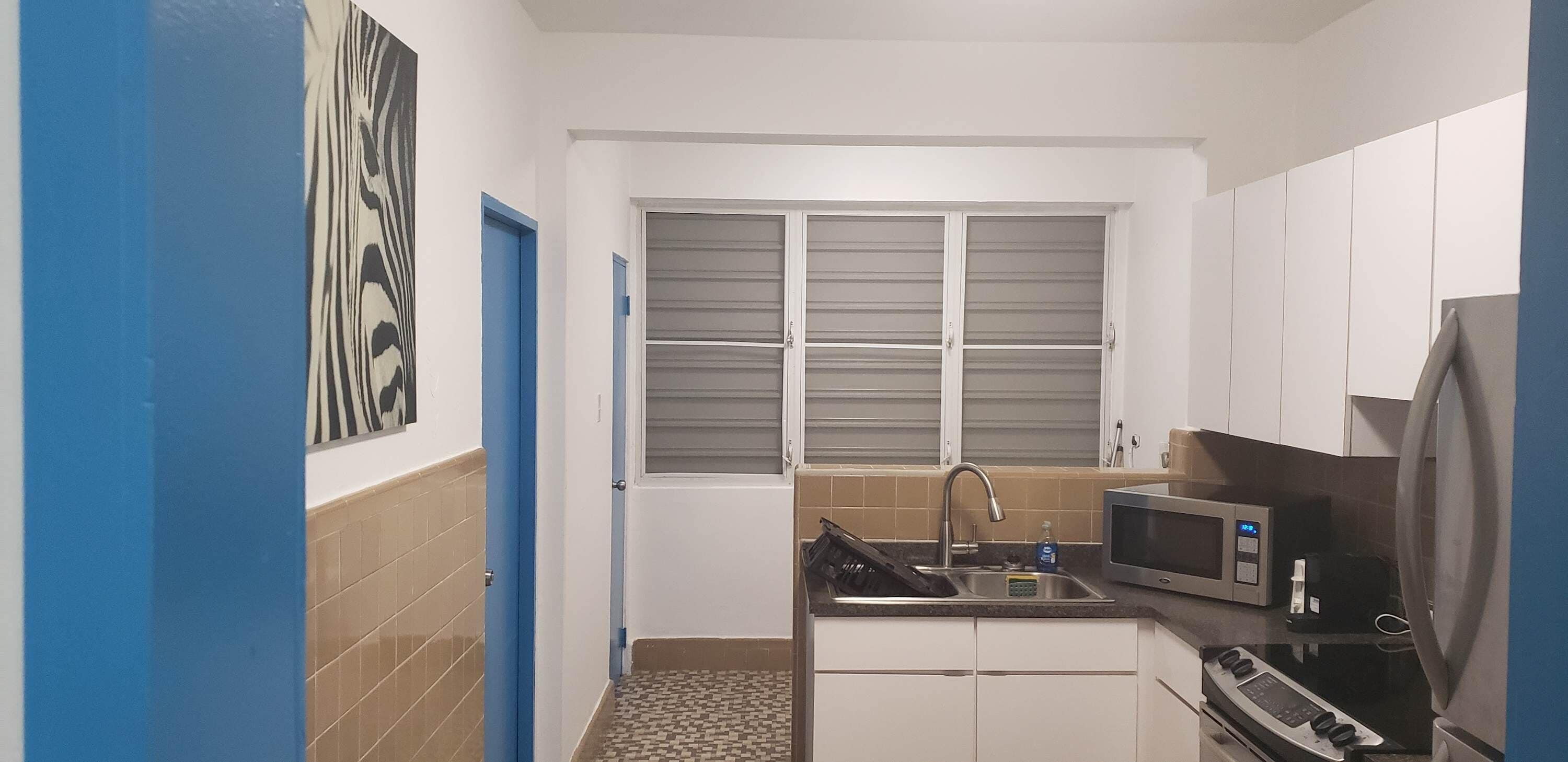Coffee/tea maker, fridge, microwave, toaster