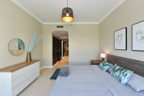 2 Schlafzimmer, Verdunkelungsvorhänge, Bügeleisen/Bügelbrett