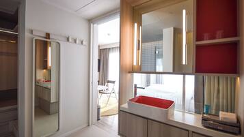 Studio, 1 King Bed, Balcony | Bathroom | Free toiletries, hair dryer, bathrobes, slippers