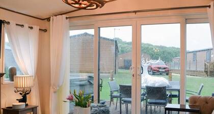 Luxury Boutique Style Lodge With hot tub