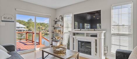 Televisión, chimenea