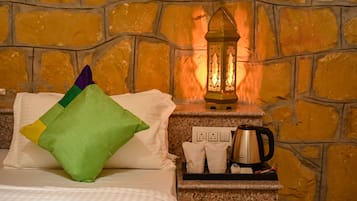 1 bedroom, Egyptian cotton sheets, premium bedding, down duvets