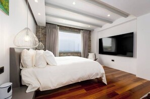 5 habitaciones, escritorio, tabla de planchar con plancha y wifi 