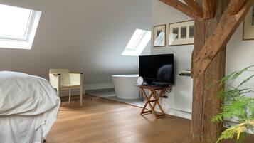 3 slaapkamers, een strijkplank/strijkijzer, wifi, beddengoed