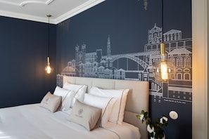 Memory foam beds, minibar, in-room safe, individually decorated - CASA CAMÉLIA (Porto)