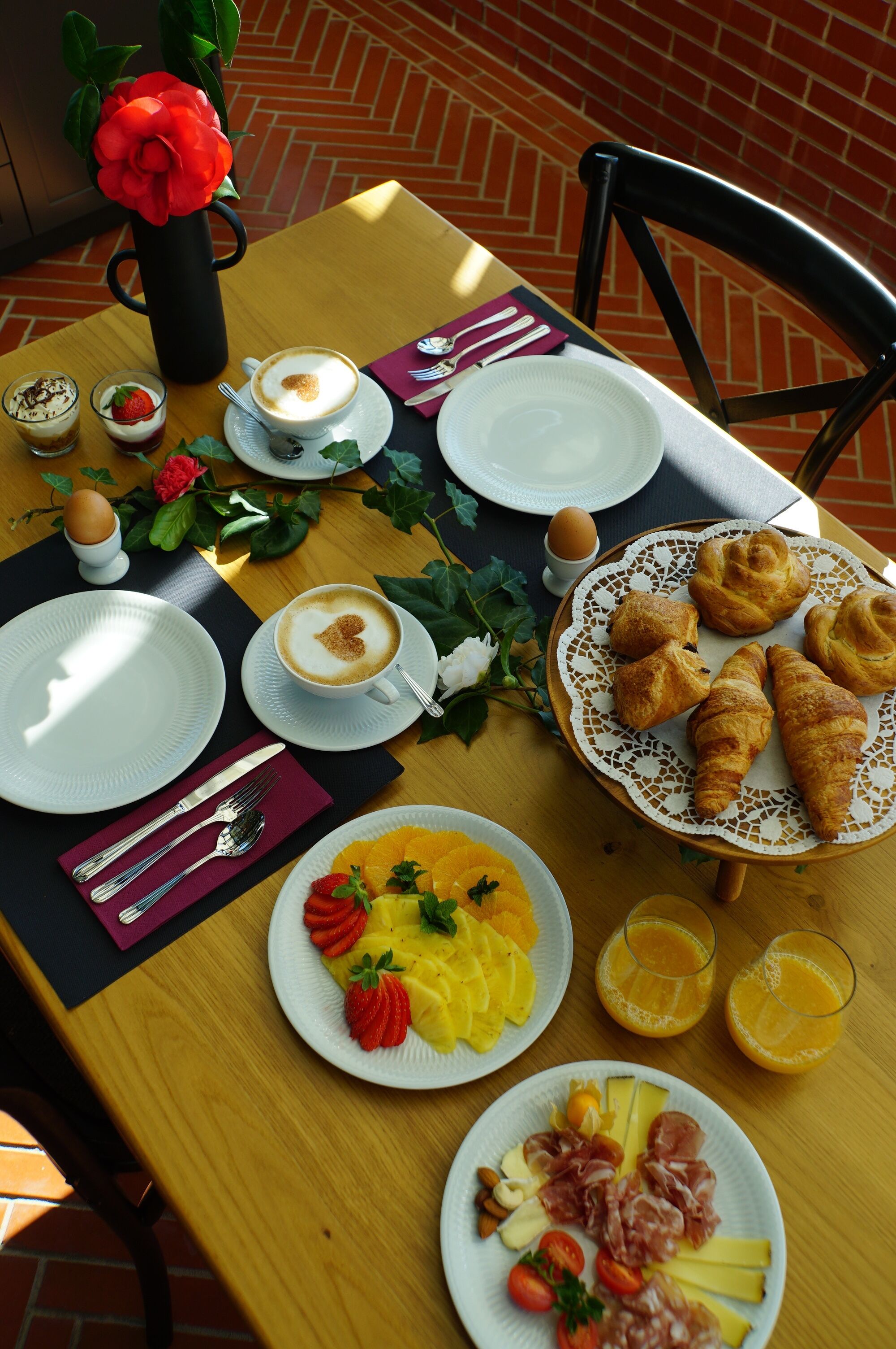 Daily buffet breakfast (EUR 16.00 per person)