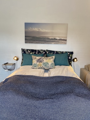 Basic Triple Room, 1 Queen Bed with Sofa bed, Non Smoking | Minibar, blackout drapes, free WiFi, bed sheets