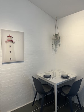 Basic Double Room, 1 Queen Bed, Non Smoking | Minibar, blackout drapes, free WiFi, bed sheets - Hartel House (Vester Skerninge)
