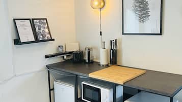 32-tommers fladskærms-tv med digitale kanaler, tv, Netflix