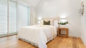 4 chambres, fer et planche à repasser, accès à Internet, literie fournie