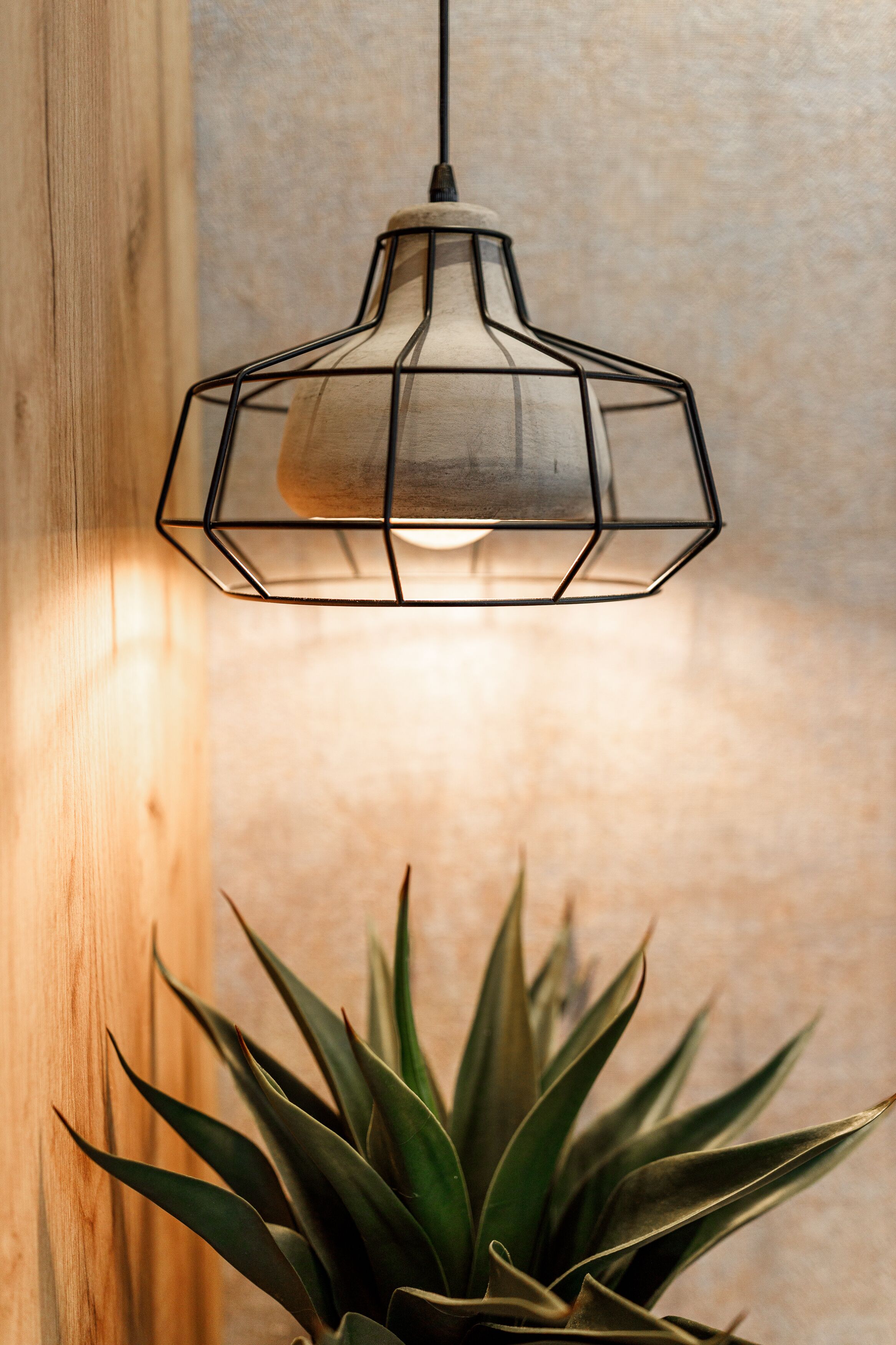 classic double room | minibar, in-room safe, individually decorated, desk