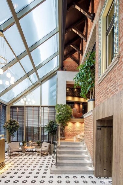 Schuster Boarding House