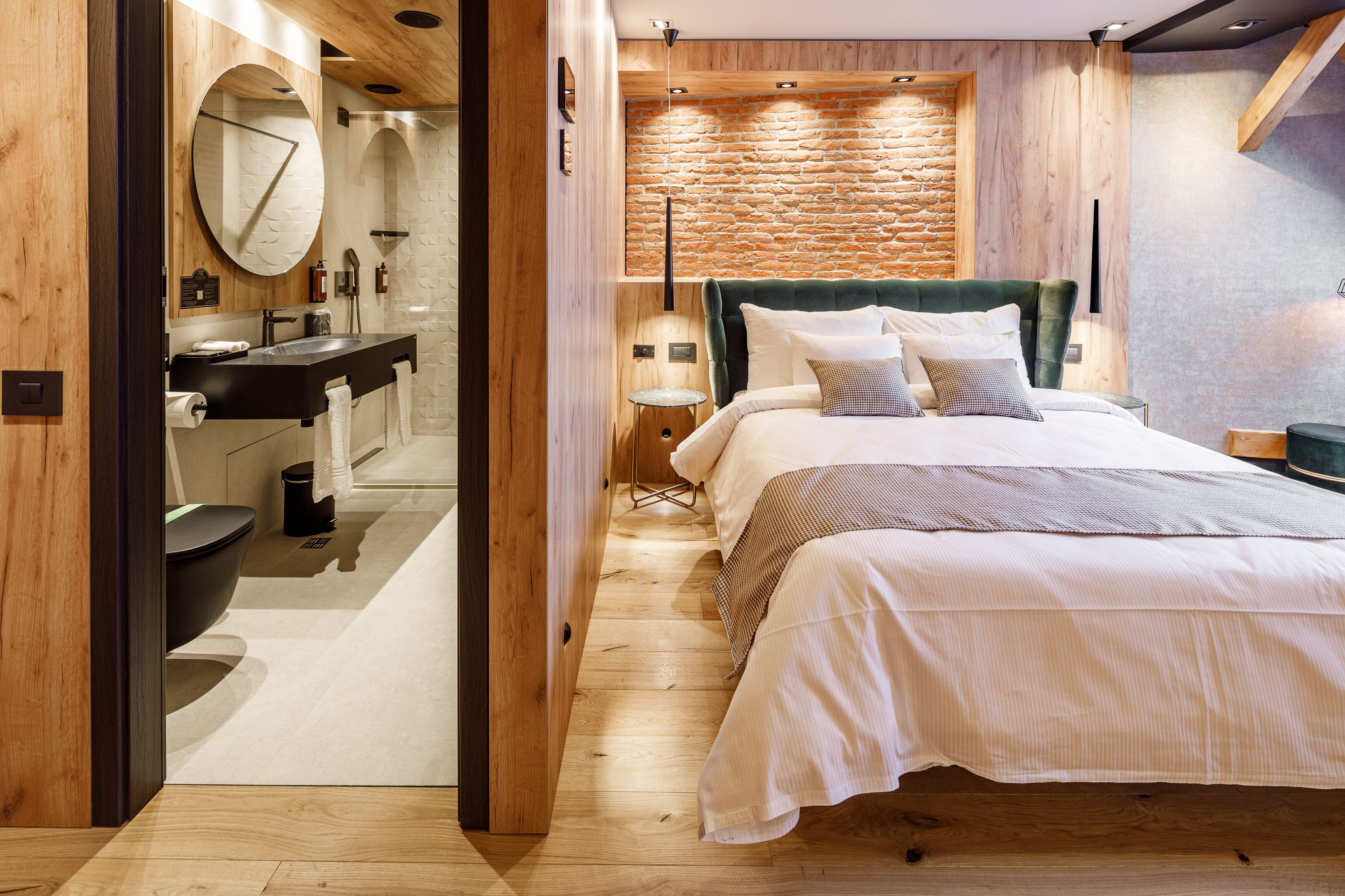 classic double room | bathroom | shower, rainfall showerhead, hair dryer, slippers