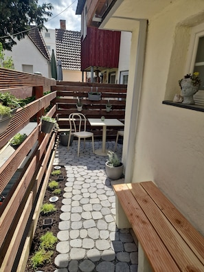 Outdoor dining - Time out in the historic half-timbered house in Bad Buchau (Bad Buchau)