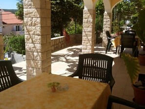Apartment (One Bedroom apartment 2) | Terrace/patio - Beach Heaven Apartments (Lopar)