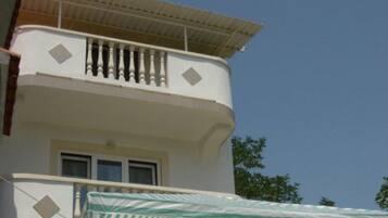 House (One bedroom Holiday home with Terrace) | Exterior