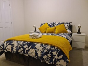 House, Multiple Beds | 3 bedrooms, iron/ironing board, free WiFi, bed sheets