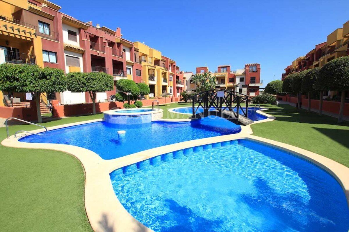 Piscine couverte, piscine extérieure