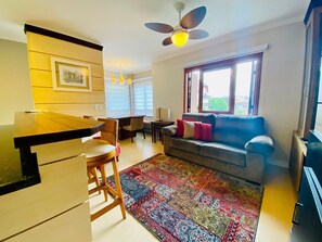 Standard Apartment | Living area | TV - Gramado em Grande Estilo- Centro Gramado (Gramado)