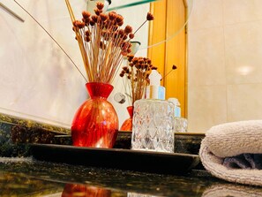 Standard Apartment | Bathroom