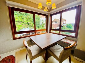 Standard Apartment | Dining - Gramado em Grande Estilo- Centro Gramado (Gramado)
