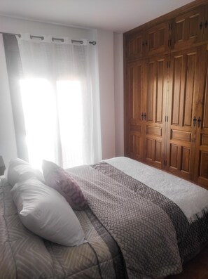 2 bedrooms, desk, free WiFi, bed sheets - Pink Apartments (Villanueva de la Concepción)