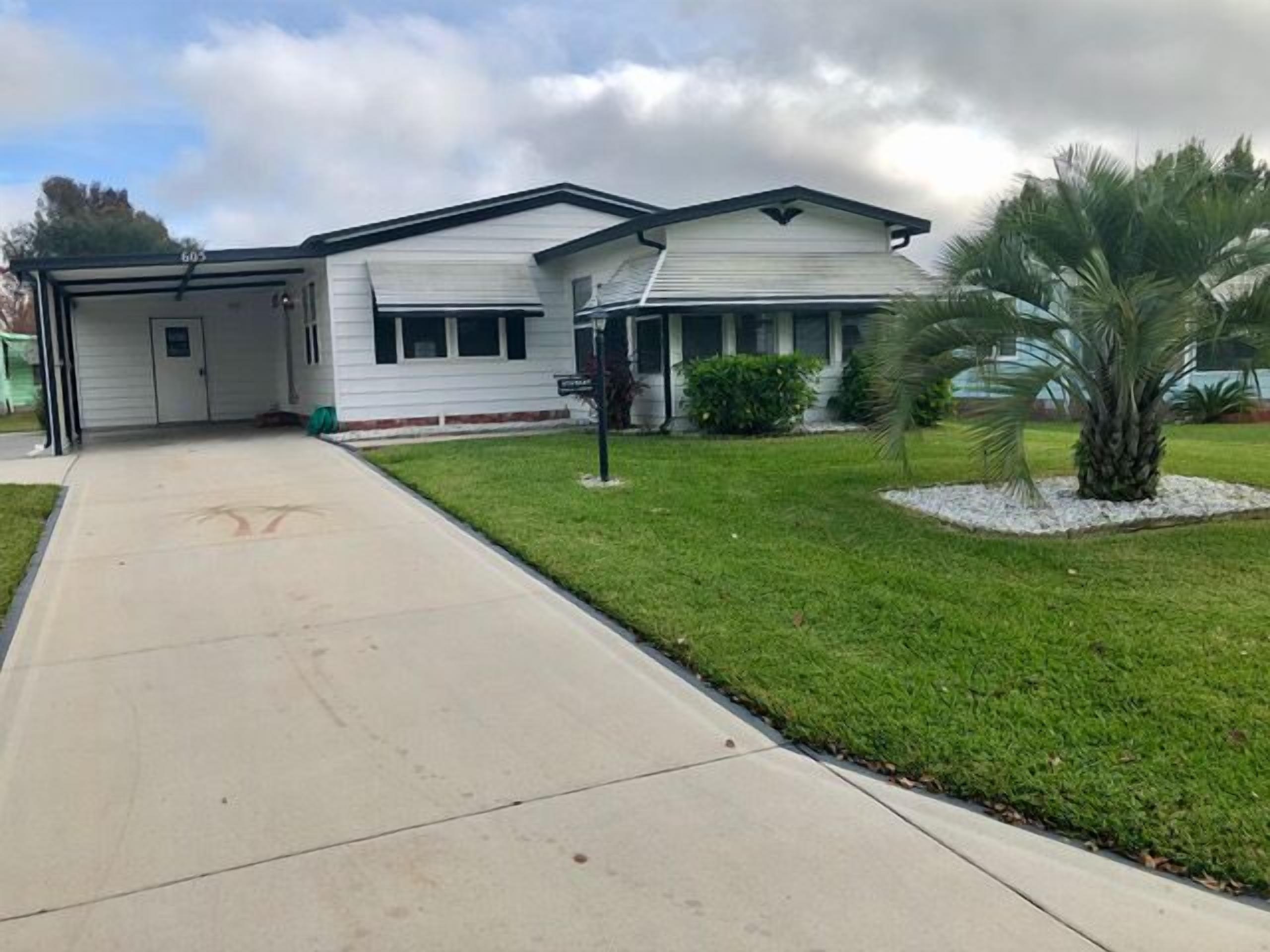 Lovely 2 Bedroom 2 Bath home near pool
