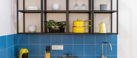 Fridge, stovetop